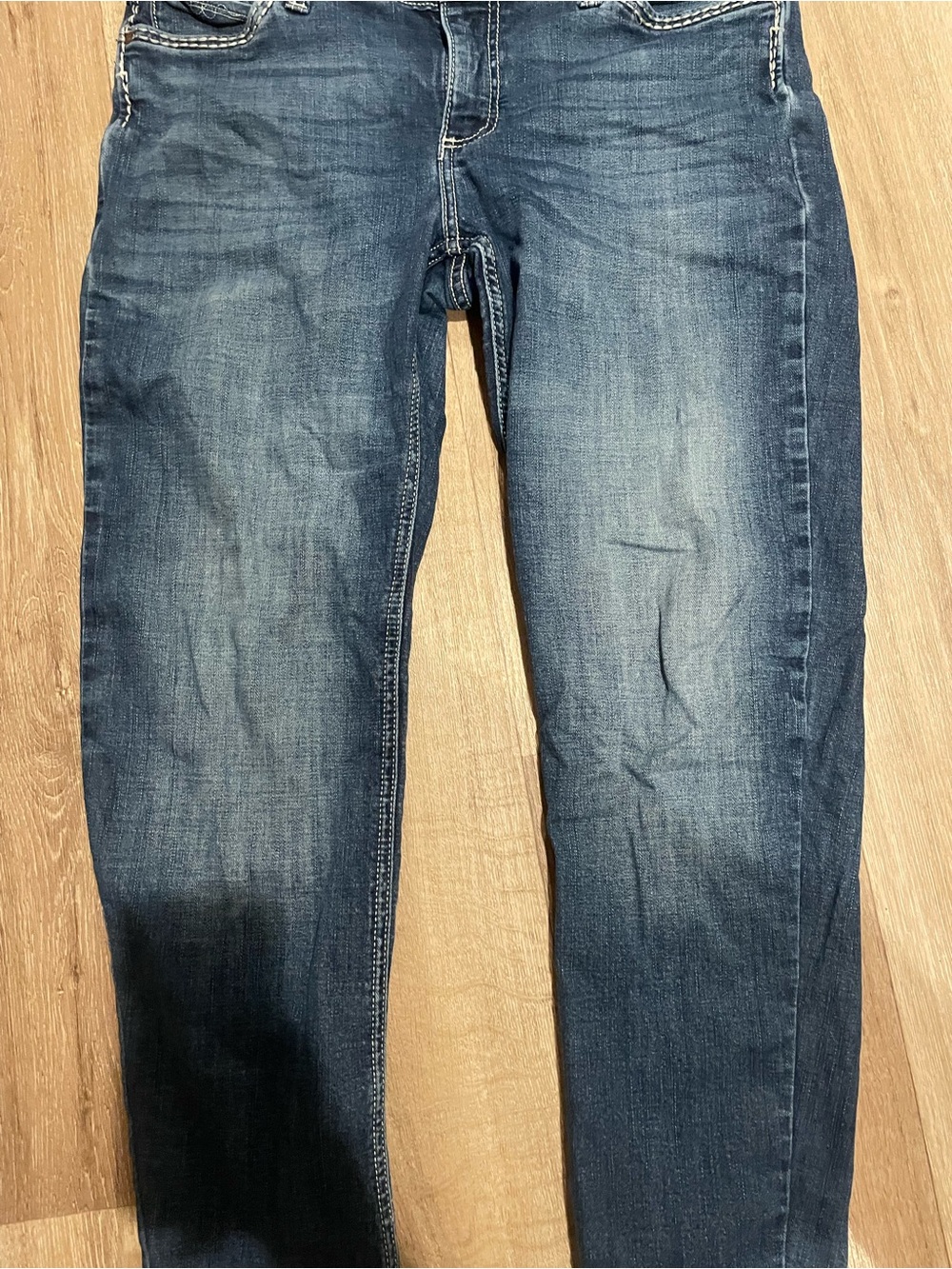 Wrangler Slim Straight Jeans in Faded Blue